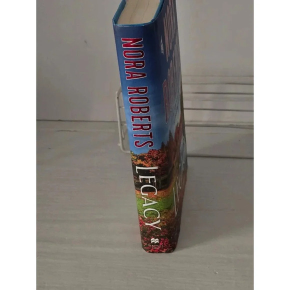 Nora Roberts Legacy‎ Book - Picture 2 of 4